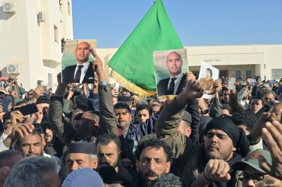 Libye: Seif al-Islam Kadhafi inhumé en présence de milliers de partisans