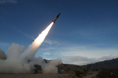 Hausse «sans précédent» des dépenses militaires depuis la fin de la Guerre froide