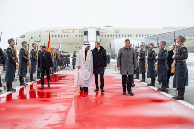 Russie: Poutine reçoit le président des Émirats, hôte des pourparlers sur l'Ukraine