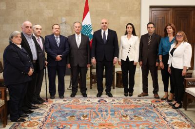 Les membres de la Commission nationale des disparus prêtent serment devant Joseph Aoun