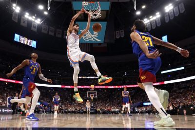 NBA: Cleveland relève la tête, Denver domine OKC en prolongations