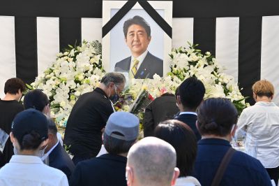 Japon: le meurtrier de l’ex-Premier ministre Abe condamné à la prison à vie