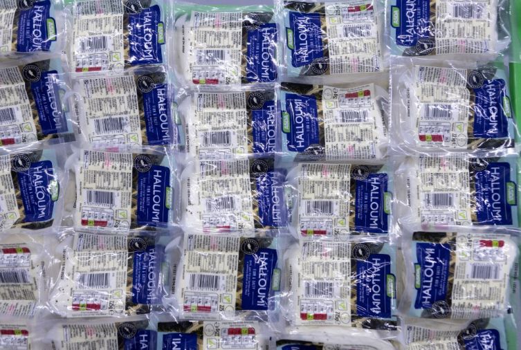 La pandémie bloque 6000 tonnes de halloumi dans les caves chypriotes