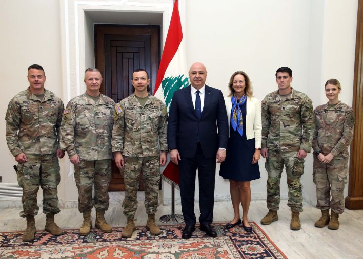 Le président Aoun appelle à relancer le Comité de surveillance