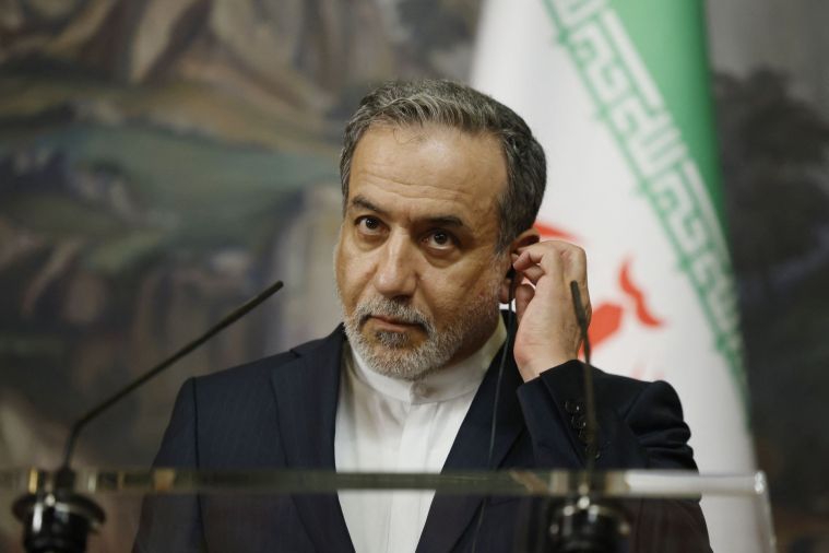 Araghchi se dit «étonné” du refus du chef de la diplomatie libanaise de se rendre à Téhéran