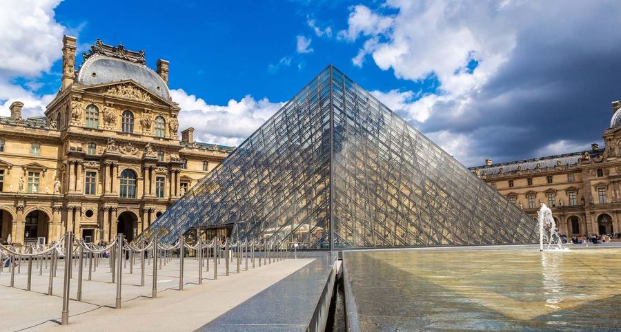 Le ciel serait-il tombé sur la tête du Louvre?