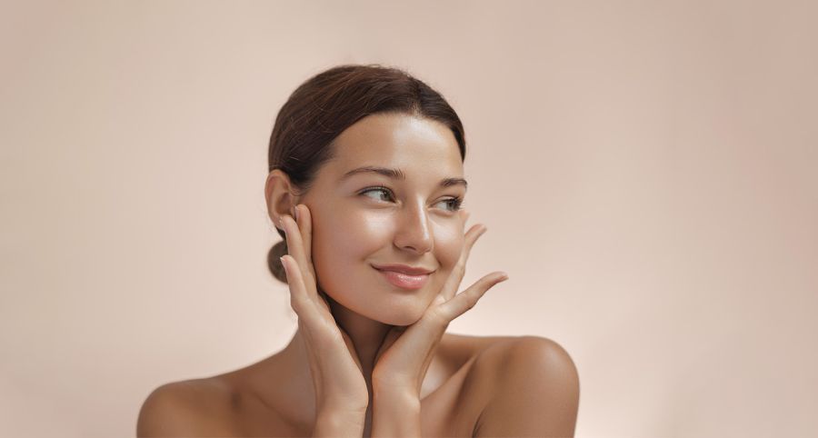 Cinq gestes du matin pour réveiller sa peau sans maquillage