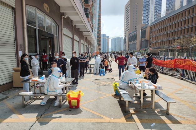 La lutte anti-Covid en Chine, une chasse aux sorcières