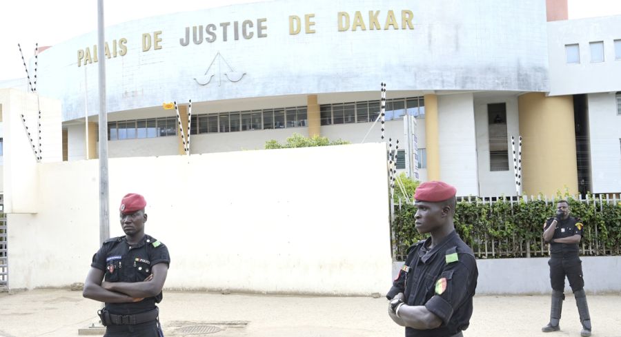 Sénégal: face aux manifestants, les autorités coupent internet