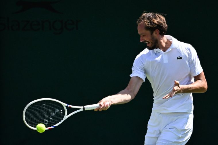 Wimbledon: l'ex-N.1 mondial Daniil Medvedev éliminé dès le 1er tour par le Français Bonzi