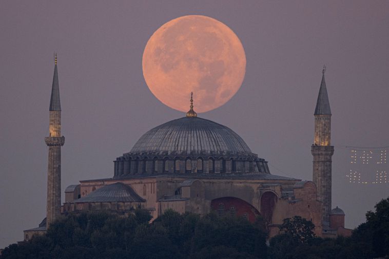 Colère après la découverte du corps décapité d’une femme à Istanbul