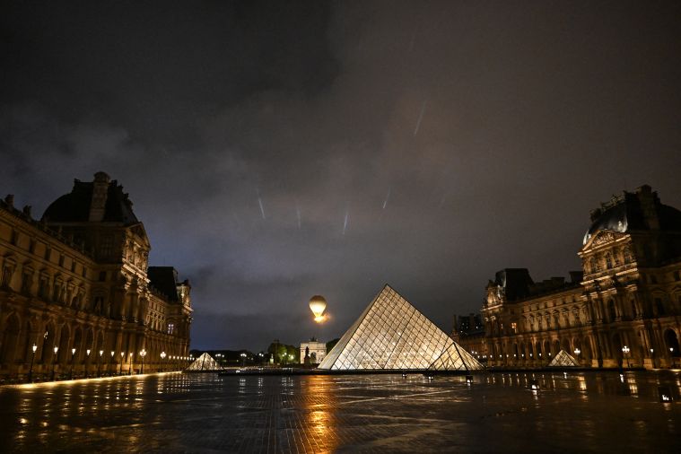 Casse du Louvre: le 4e membre du commando présenté à la justice jeudi soir