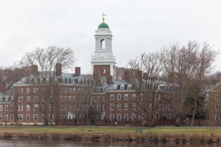 L'administration Trump coupe plus de 2 milliards de subventions à Harvard