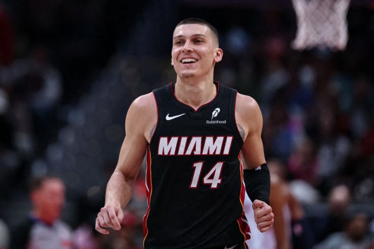 NBA: Houston qualifié en play-offs, fin de série pour Boston