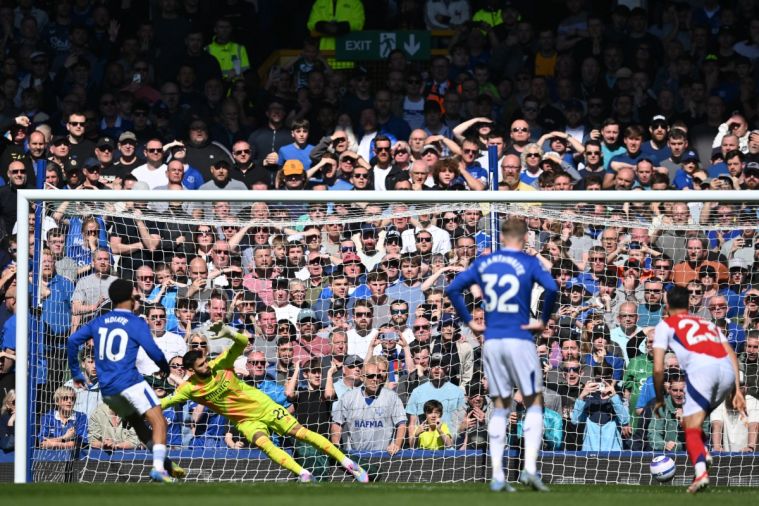 Angleterre: Arsenal accroché à Everton (1-1) avant le Real