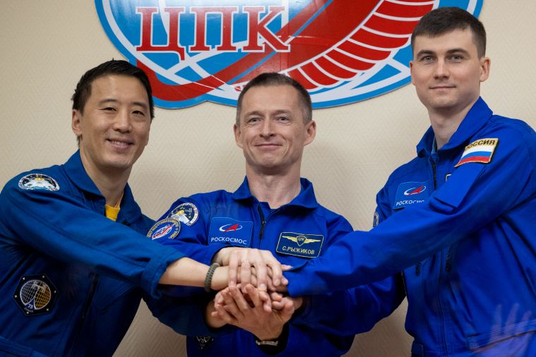 Décollage du vaisseau Soyouz MS-27 vers l'ISS avec deux Russes et un Américain