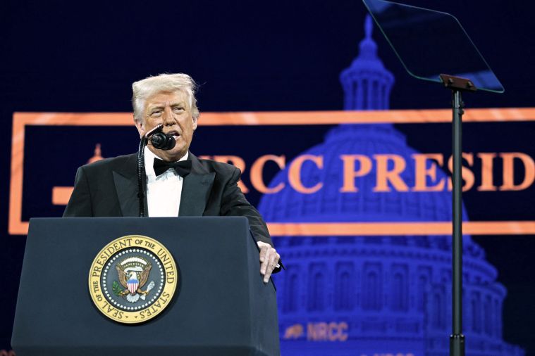 À  la demande de Trump, le Congrès révoque 9 milliards de dollars du budget