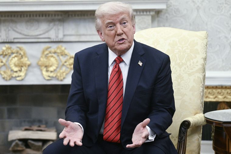 «À l'instinct»: les 100 jours d'un Trump sans garde-fou