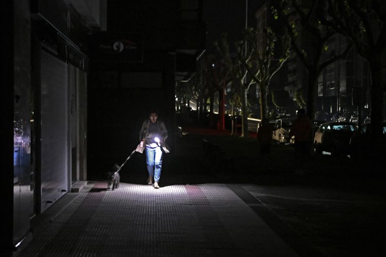 En Espagne, le gouvernement et la justice vont enquêter sur les causes de la méga-coupure de lundi