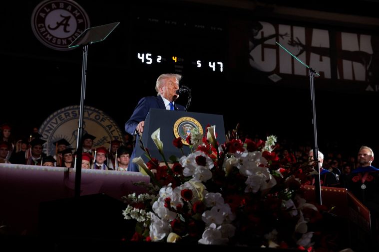 Iran: Washington espère de nouvelles discussions mais Trump accentue la pression