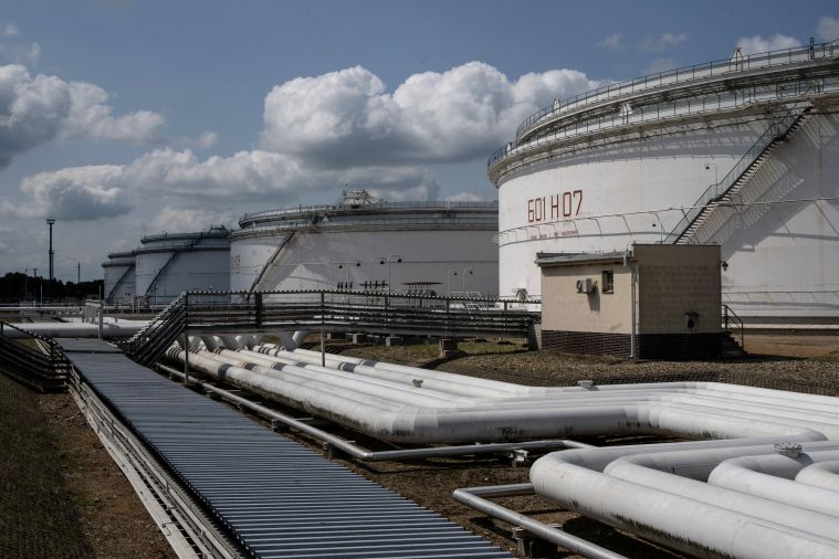 Pourquoi les frappes ukrainiennes mettent le pétrole russe sous pression