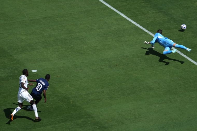Mondial des clubs: le PSG se balade contre le Real Madrid et va en finale