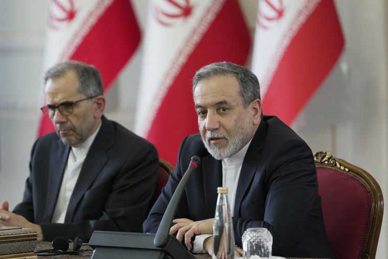 L'Iran dit que la matière nucléaire enrichie est «sous les décombres» depuis la guerre avec Israël