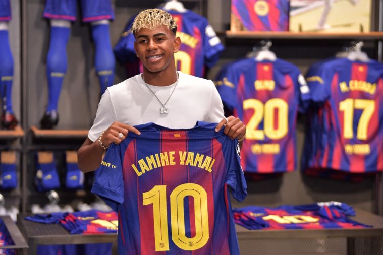 Foot: Lamine Yamal récupère le N.10 de Messi, Ronaldinho et Maradona