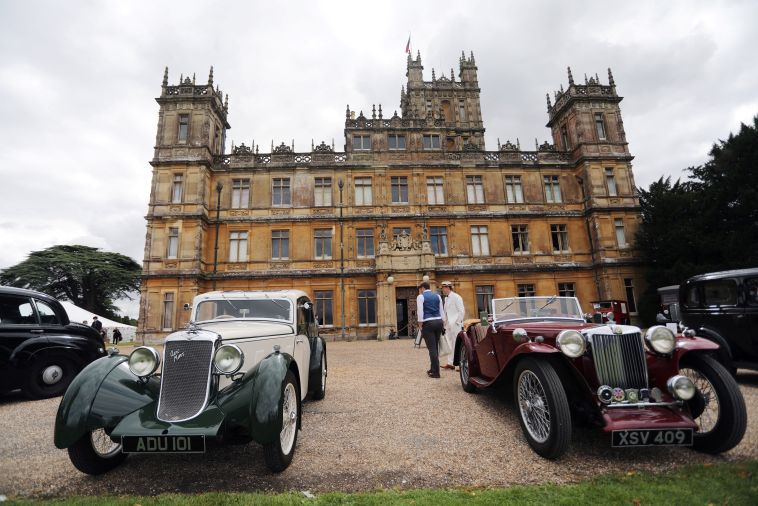 Enchères inédites: costumes et objets de «Downton Abbey»