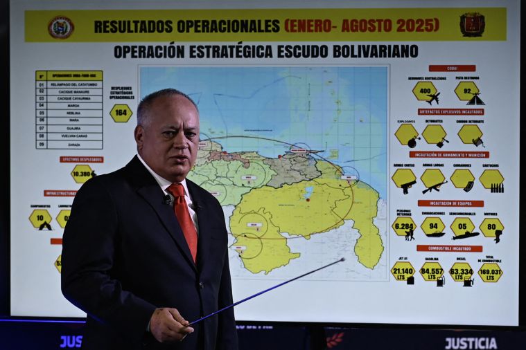 Face au déploiement américain, le Venezuela envoie navires de guerre et drones dans ses eaux territoriales