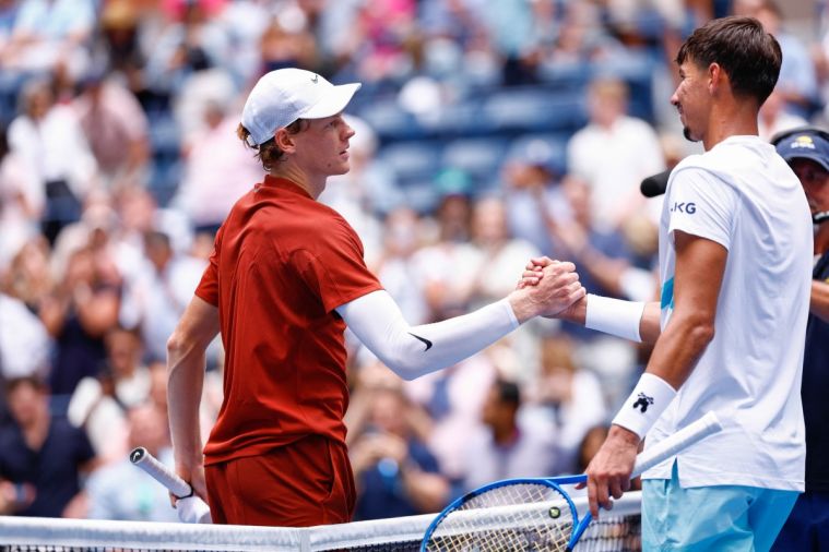 US Open: Sinner impérial, Swiatek surmonte un premier test