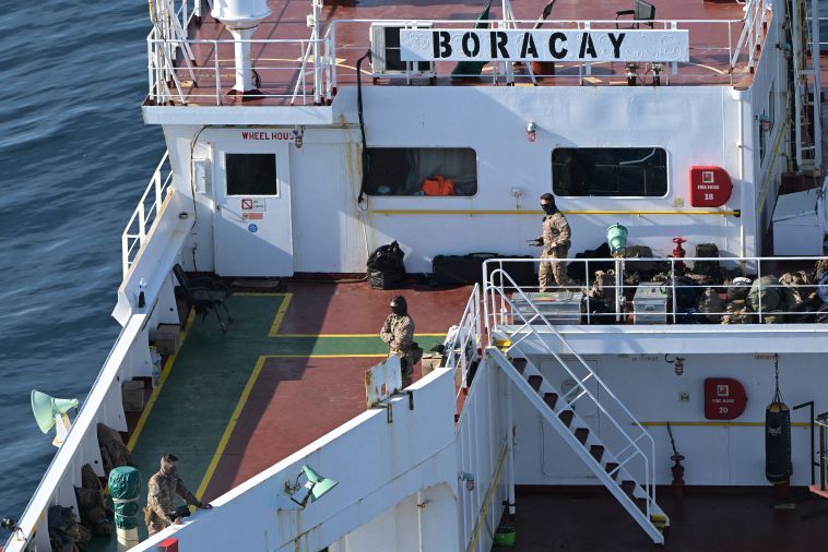 Un pétrolier de la flotte fantôme russe intercepté au large des côtes françaises, deux gardes à vue