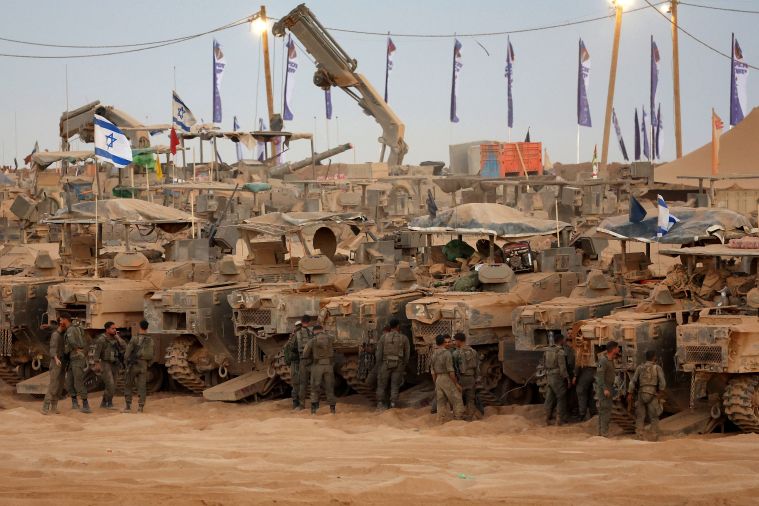 Israël a regroupé les détenus devant être libérés en échange des otages de Gaza
