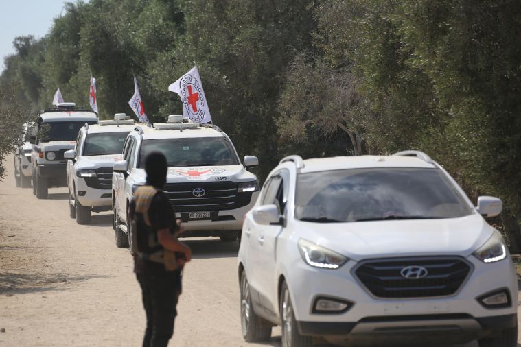 L'armée israélienne dit que la Croix-Rouge a reçu le corps d'un otage de Gaza
