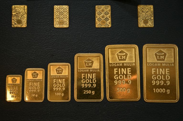 L’or enchaîne une neuvième semaine de hausse, les Bourses mondiales sous pression