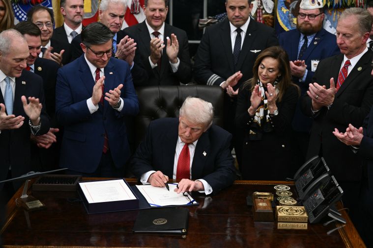 Trump signe la fin de la plus longue paralysie budgétaire aux États-Unis