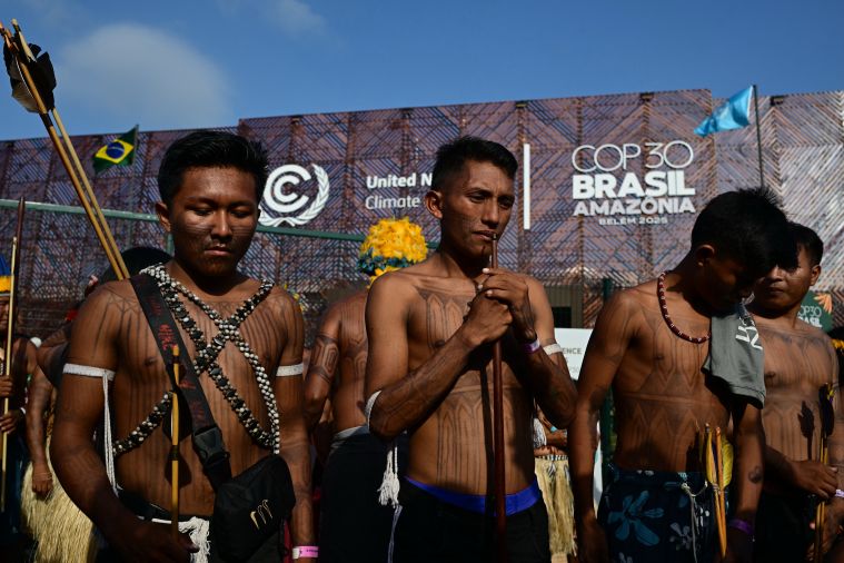 Des manifestants autochtones perturbent de nouveau la COP30