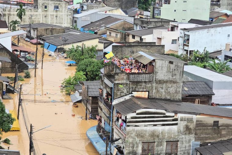 Plus de 1.000 morts en Asie après des inondations dévastatrices