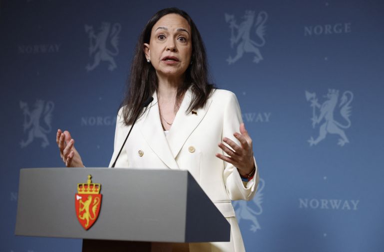 Nobel: depuis Oslo, Machado assure qu'elle ira au bout de sa lutte au Venezuela