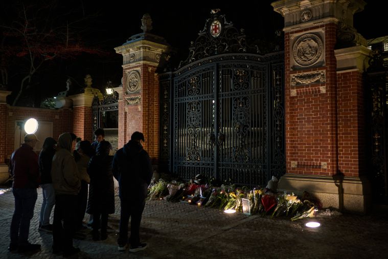 Le suspect des tirs à l'université américaine Brown retrouvé mort