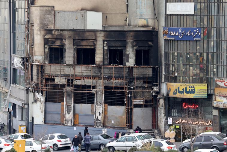  Iran: le fils du président Pezeshkian appelle à lever le blocage d’internet 