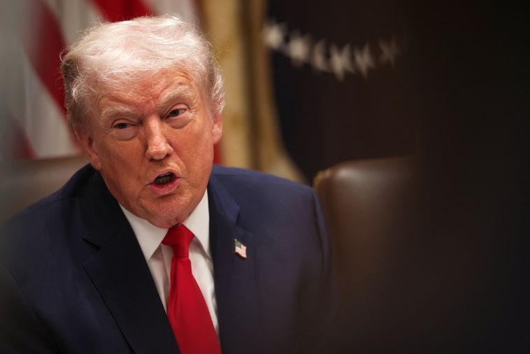 Trump fait rouvrir l'espace aérien du Venezuela aux vols commerciaux