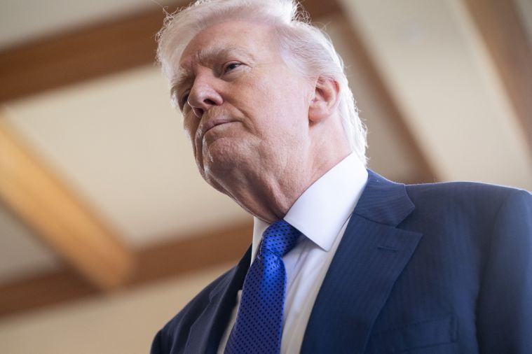 Donald Trump menace de poursuites l'animateur des Grammy Awards