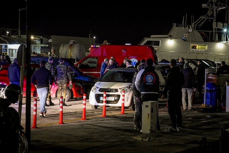 Grèce: Au moins 15 migrants tués dans la collision de leur embarcation avec un bateau des gardes-côtes