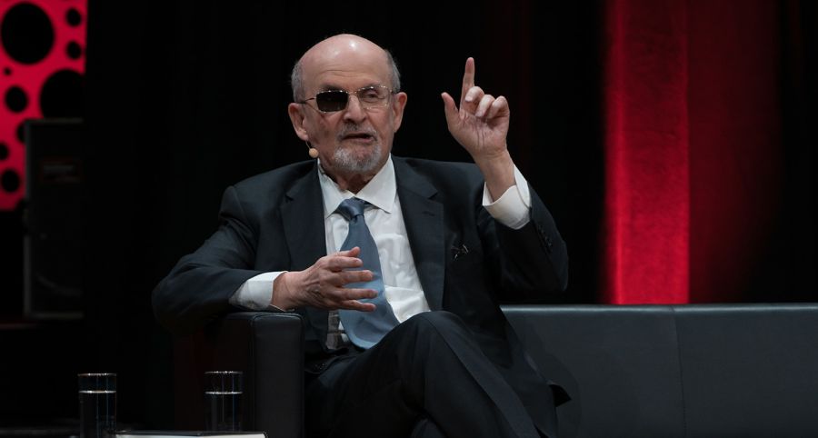 Attaque contre Salman Rushdie: le verdict tombe ce vendredi