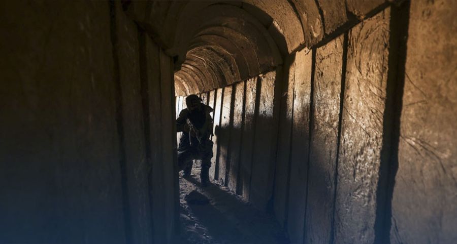 «Bouclier du Nord»: dans les entrailles de la frontière, une chasse aux tunnels de la mort