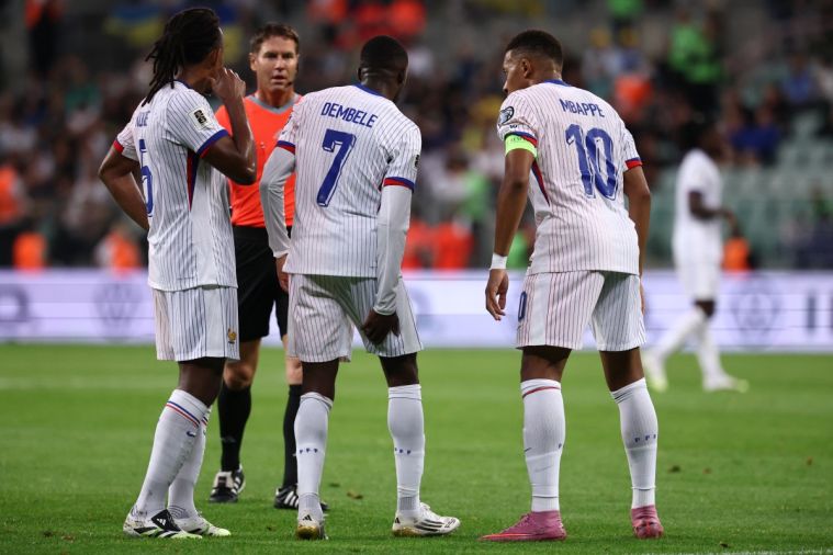 Equipe de France: «le PSG n'est pas notre adversaire», assure Deschamps
