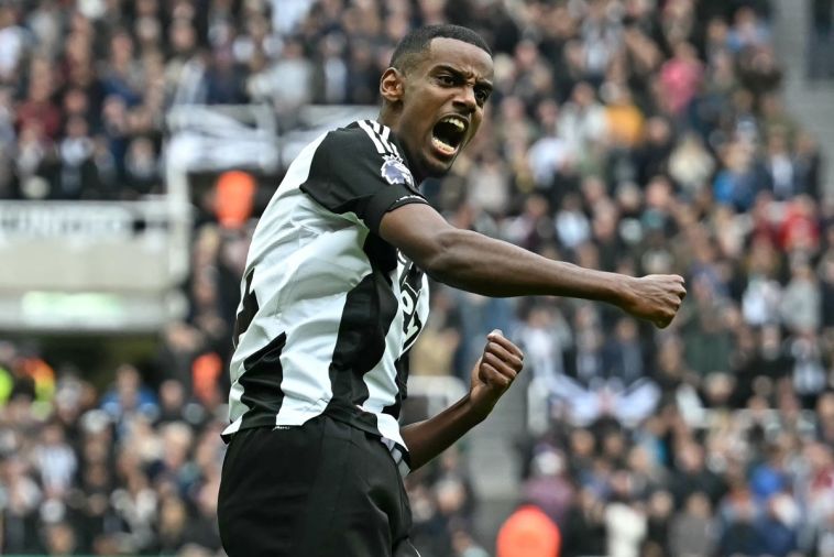 Foot: fin de saga et transfert record, Isak débarque à Liverpool