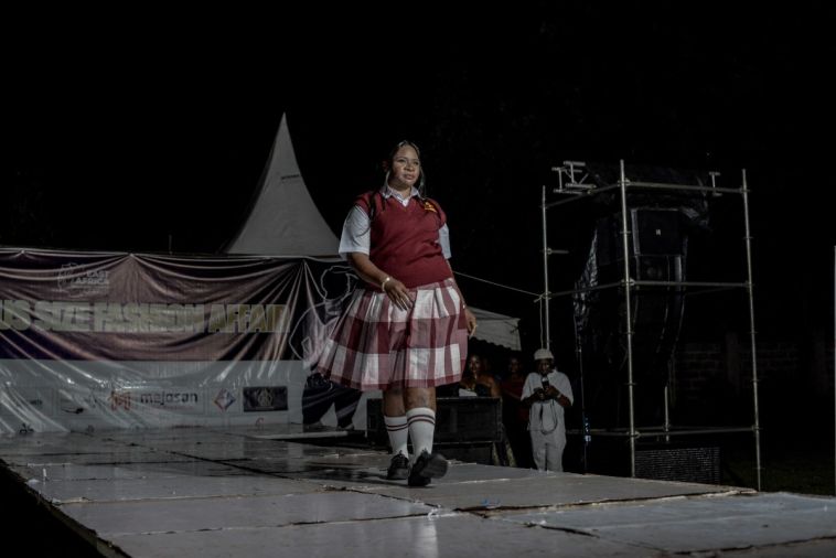 Défilé au Kenya: la mode grande taille en majesté
