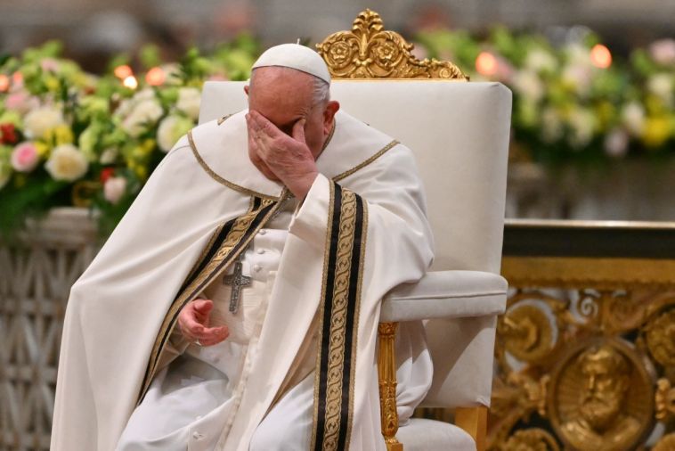 Les dirigeants et têtes couronnées attendus aux funérailles du pape samedi